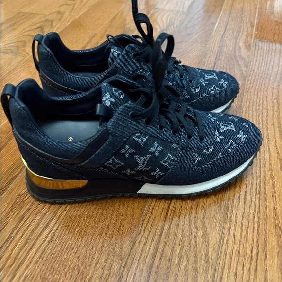 Authentic Louis Vuitton Run Away Denim Sneakers size 38.5 women’s - Picture 1 of 3